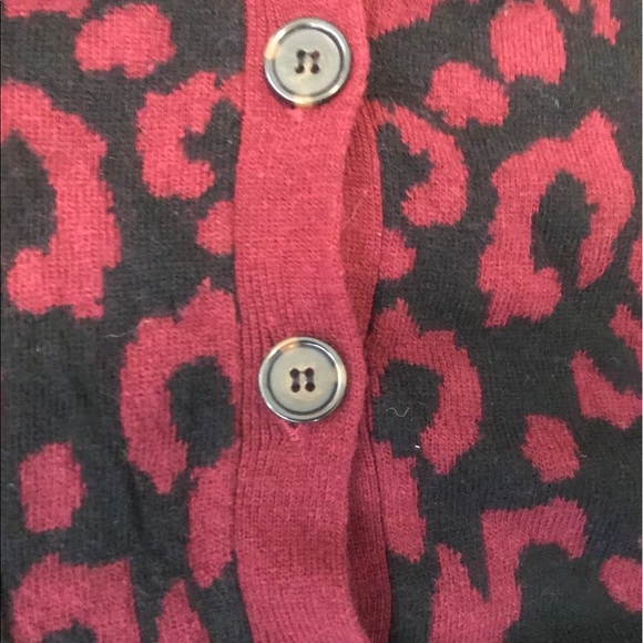 👑✅PRICE FIRM✅ Red Leopard Cardigan with studded details - Picture 4 of 10